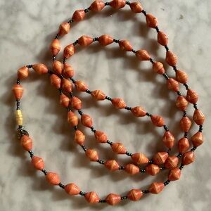 Vintage costume Jewelry Necklace - Plastic Beads & Shells
